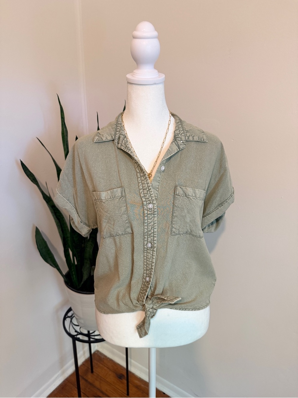 Sim & Sam | Sage Green Tie-Front Button-Down Shirt